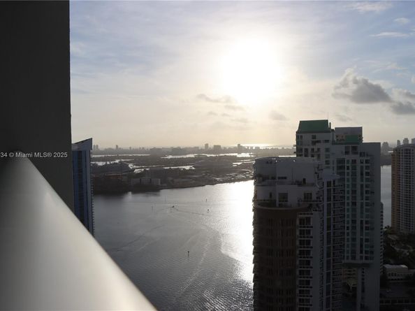 475 Brickell Ave 4207, Miami FL 33131