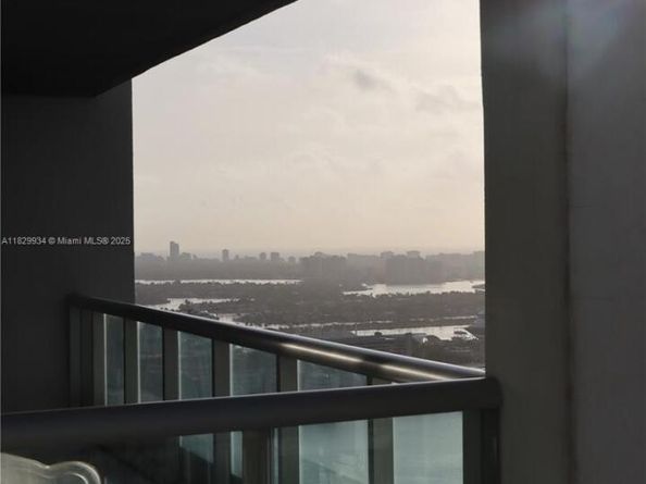 475 Brickell Ave 4207, Miami FL 33131