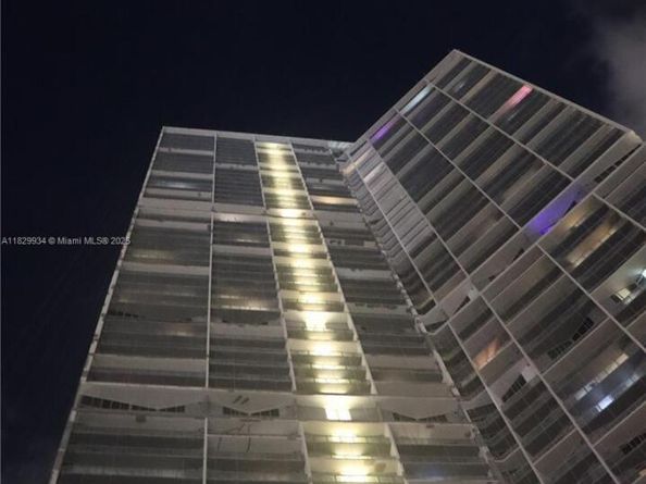475 Brickell Ave 4207, Miami FL 33131