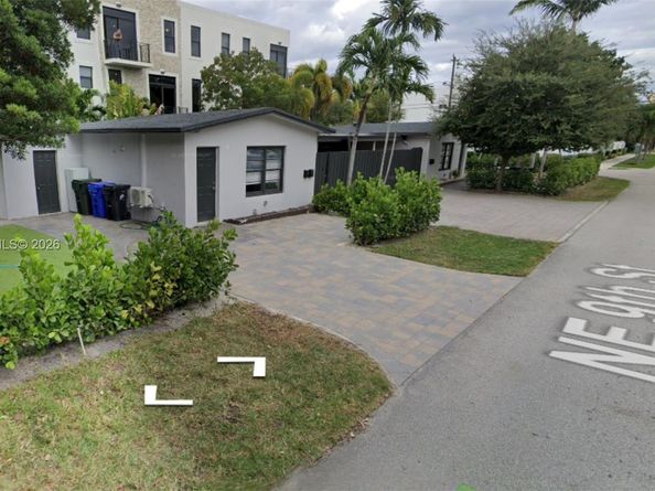 1615 NE 9TH St, Fort Lauderdale FL 33304