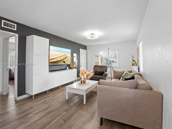 8401 NW 24th Pl, Miami FL 33147