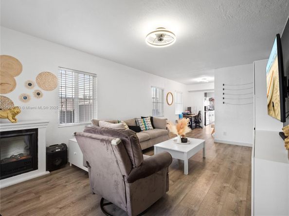 8401 NW 24th Pl, Miami FL 33147