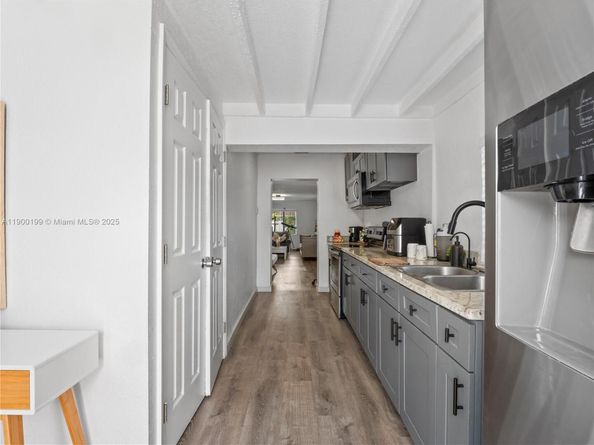 8401 NW 24th Pl, Miami FL 33147