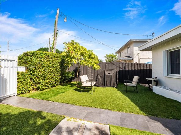 8401 NW 24th Pl, Miami FL 33147