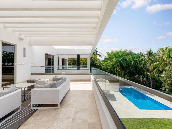 6300 Caballero Blvd, Coral Gables FL 33146