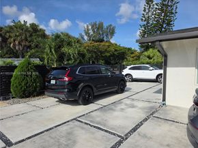 12225 SW 42nd St, Miami FL 33175