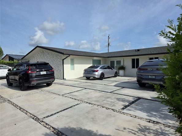 12225 SW 42nd St, Miami FL 33175