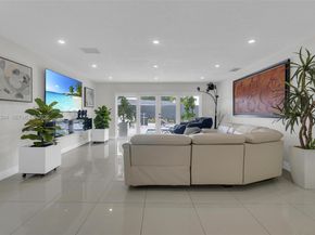 12225 SW 42nd St, Miami FL 33175