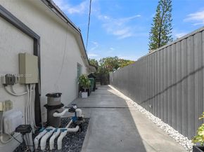 12225 SW 42nd St, Miami FL 33175