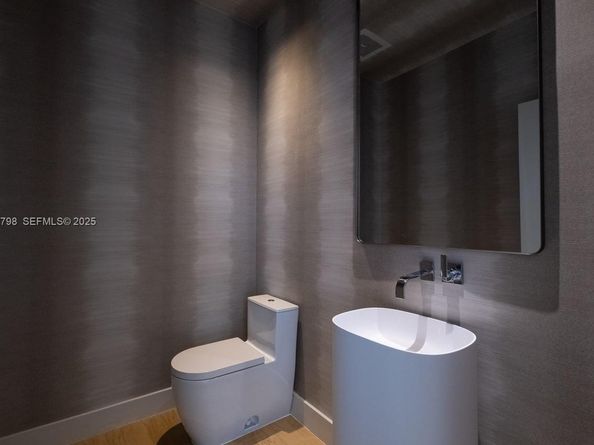 465 Brickell Ave 5701, Miami FL 33131