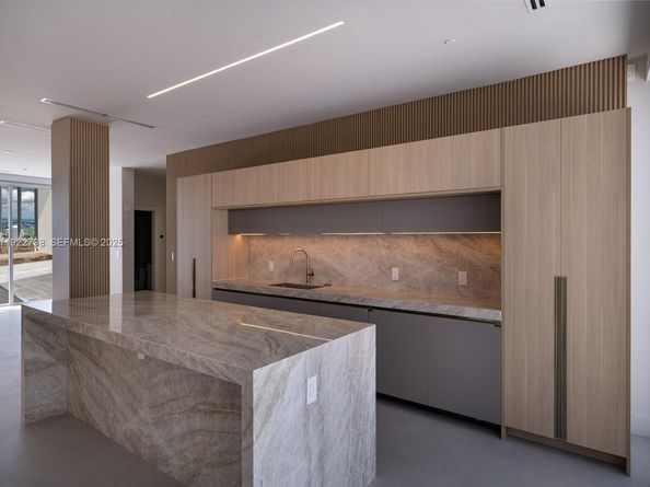 465 Brickell Ave 5701, Miami FL 33131