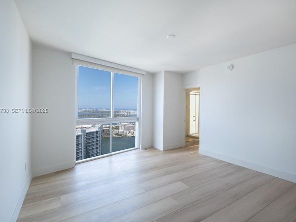 465 Brickell Ave 5701, Miami FL 33131