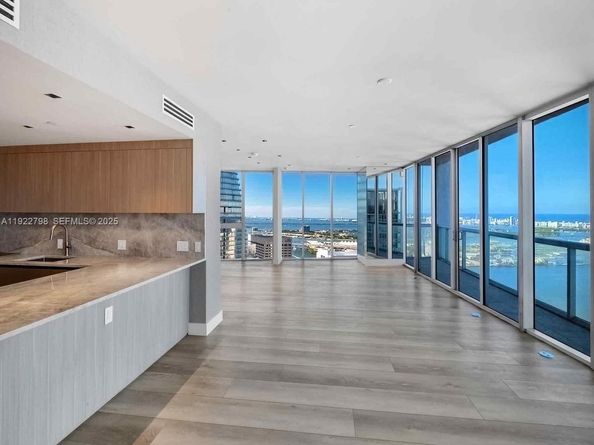 465 Brickell Ave 5701, Miami FL 33131