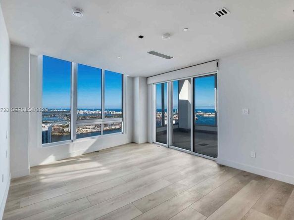 465 Brickell Ave 5701, Miami FL 33131