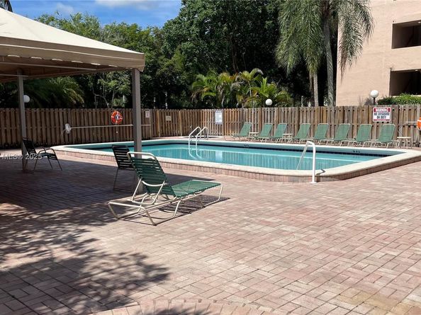 6800 Cypress Road 103, Plantation FL 33317