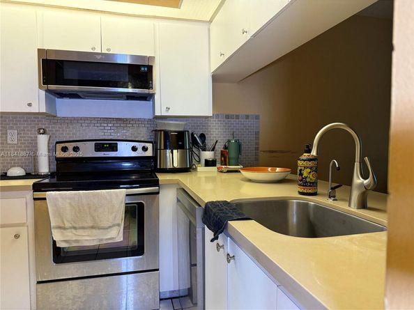 6800 Cypress Road 103, Plantation FL 33317