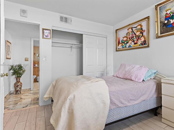 7135 Collins Ave 1425, Miami Beach FL 33141