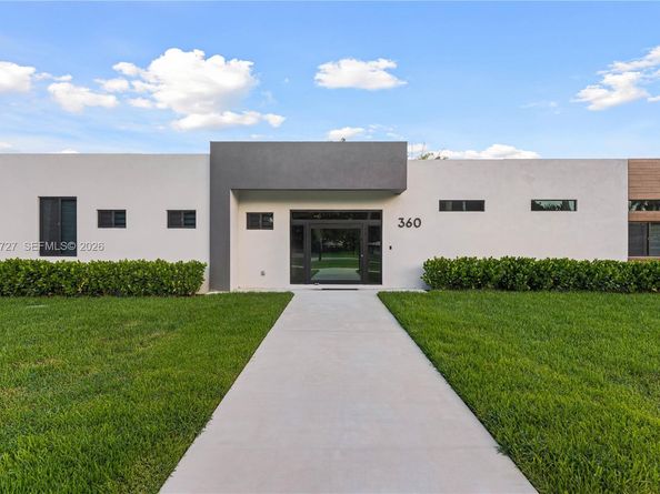 360 Holly Ln, Plantation FL 33317