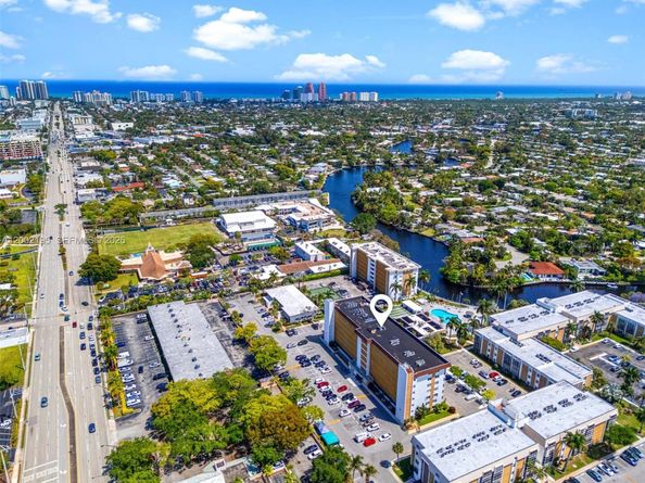 3050 NE 16th Ave 605, Oakland Park FL 33334