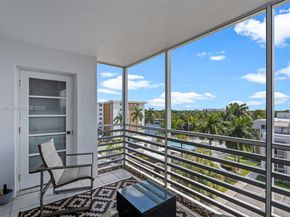 3050 NE 16th Ave 605, Oakland Park FL 33334