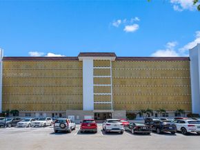3050 NE 16th Ave 605, Oakland Park FL 33334