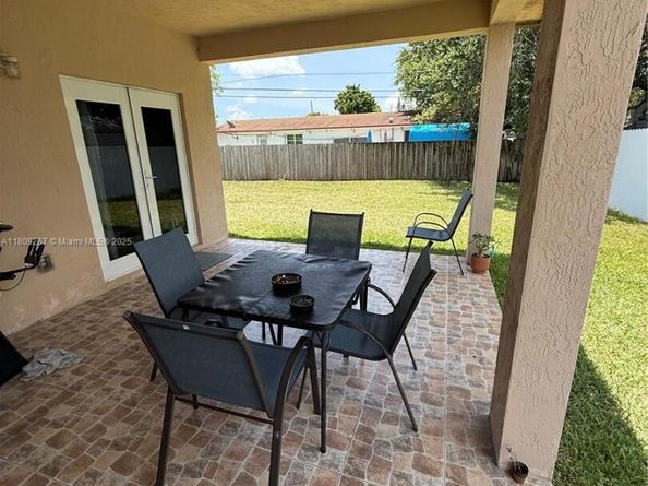3560 NW 212th St, Miami Gardens FL 33056
