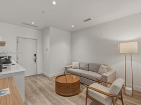 229 SW 9th St 502, Miami FL 33130