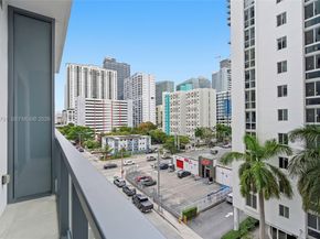 229 SW 9th St 502, Miami FL 33130
