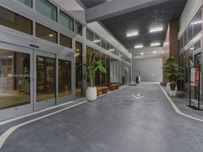 229 SW 9th St 502, Miami FL 33130