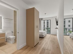 229 SW 9th St 502, Miami FL 33130