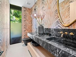 8625 NE 10th Ave, Miami FL 33138