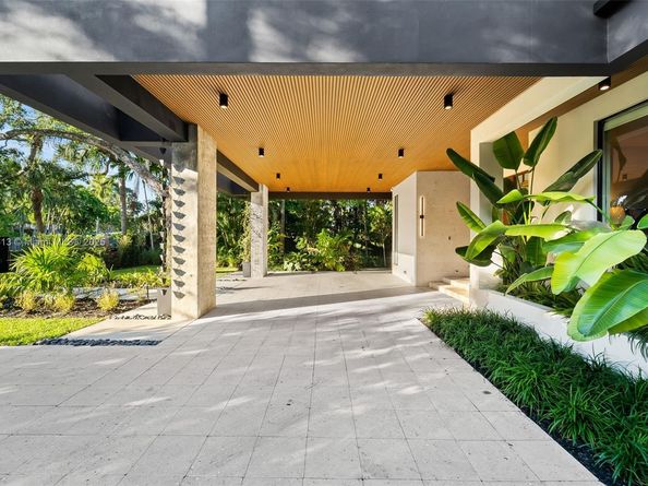 8625 NE 10th Ave, Miami FL 33138