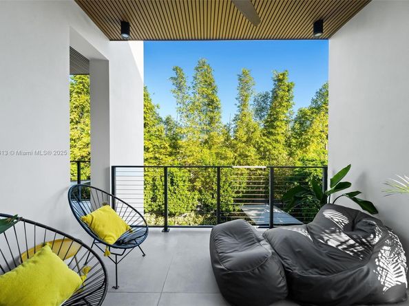 8625 NE 10th Ave, Miami FL 33138