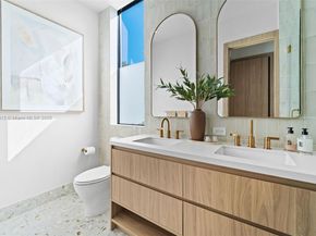 8625 NE 10th Ave, Miami FL 33138