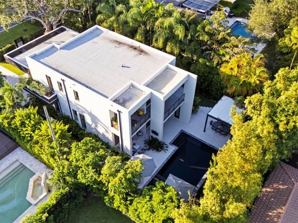 8625 NE 10th Ave, Miami FL 33138