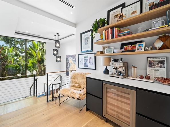 8625 NE 10th Ave, Miami FL 33138