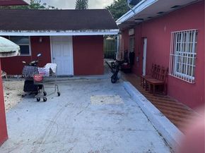 324 NW 47th St, Miami FL 33127