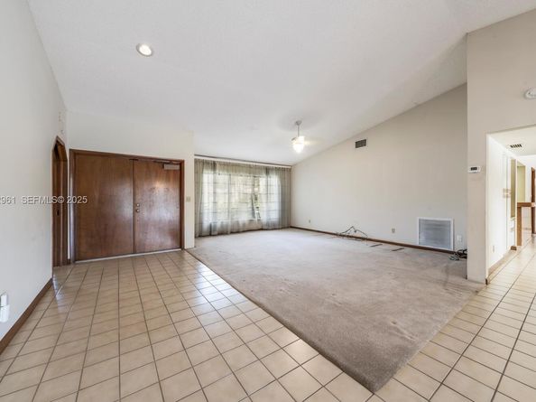 9272 NW 18th St, Plantation FL 33322