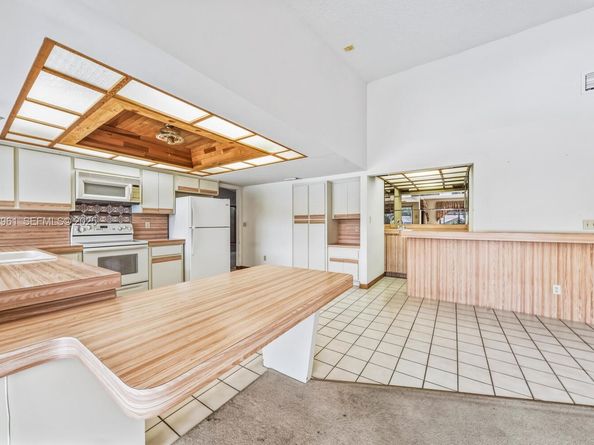 9272 NW 18th St, Plantation FL 33322