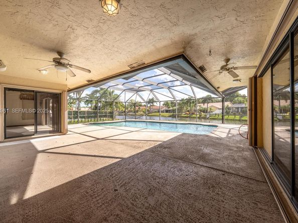 9272 NW 18th St, Plantation FL 33322