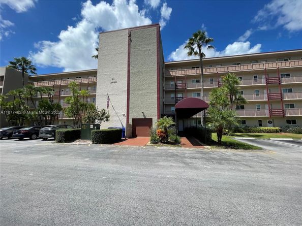2106 S Cypress Bend Dr 107, Pompano Beach FL 33069