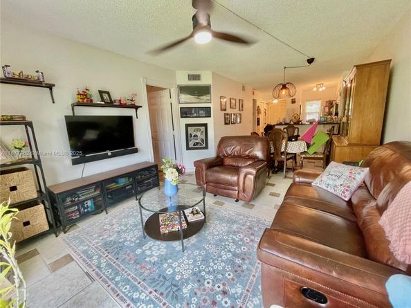 2106 S Cypress Bend Dr 107, Pompano Beach FL 33069