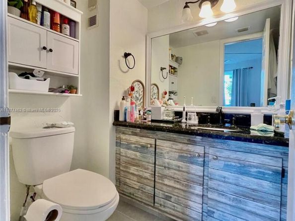 2106 S Cypress Bend Dr 107, Pompano Beach FL 33069