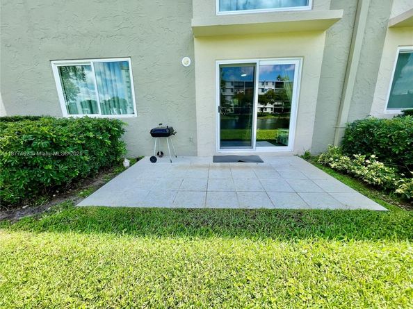 2106 S Cypress Bend Dr 107, Pompano Beach FL 33069