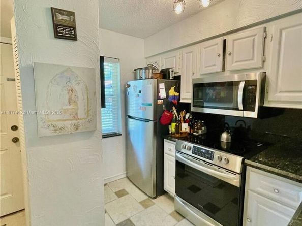 2106 S Cypress Bend Dr 107, Pompano Beach FL 33069