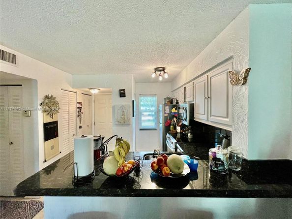 2106 S Cypress Bend Dr 107, Pompano Beach FL 33069