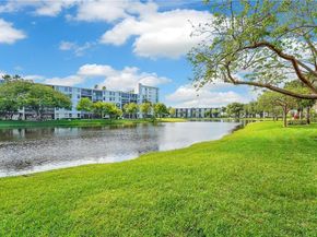 2106 S Cypress Bend Dr 107, Pompano Beach FL 33069