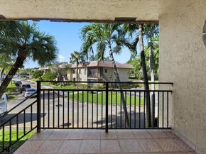 302 Lakeview Dr 203, Weston FL 33326