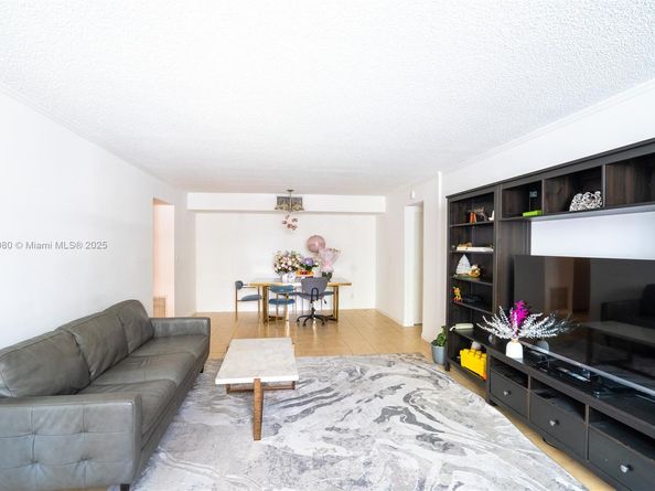 2101 Atlantic Shores Blvd 120, Hallandale Beach FL 33009