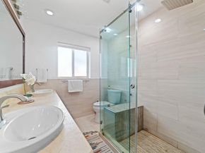 930 NE 182nd Ter, North Miami Beach FL 33162